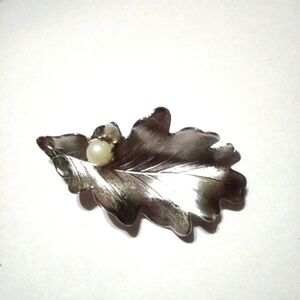 Silver Tone Metal & Faux Pearl Leaf Brooch Pin
